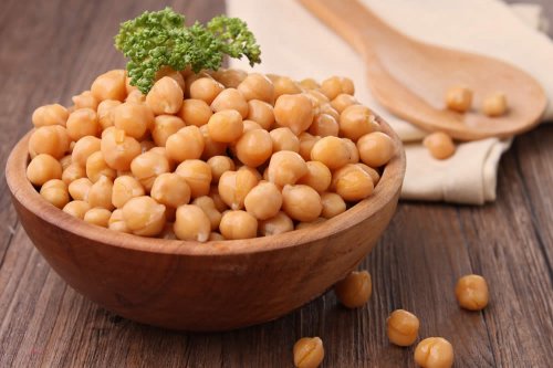 In questo articolo parliamo delle Calorie dei Ceci, delle loro Proprietà Nutrizionali e dei Benefici per la Salute e il Controllo del Peso. Con Approfondimenti sull'utilità dei Ceci per Dimagrire e Controllare Glicemia e Colesterolo.