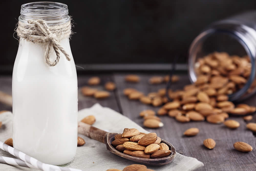 Latte di Mandorla 2019 | Fa Dimagrire? Fa Bene? Fa Male? | Proprietà