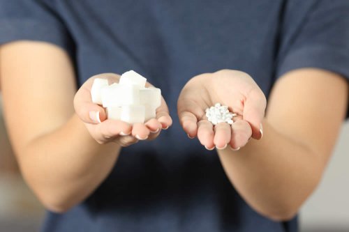 In questo articolo parliamo della Saccarina, delle sue Proprietà Dolcificanti e dei Potenziali Pericoli per la Salute dei Diabetici e di Chi cerca di Dimagrire. Con Studi scientifici sul Rischio di Cancro, Dosi Sicure e altri Effetti Collaterali