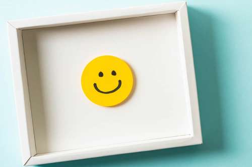 In questo articolo parliamo delle Endorfine e delle loro Funzioni nell'Organismo, illustrandone gli Effetti sulle Sensazioni di Benessere, Felicità e Sollievo dal Dolore. Studi, Consigli e Strategie per Aumentare Naturalmente i livelli di Endorfine